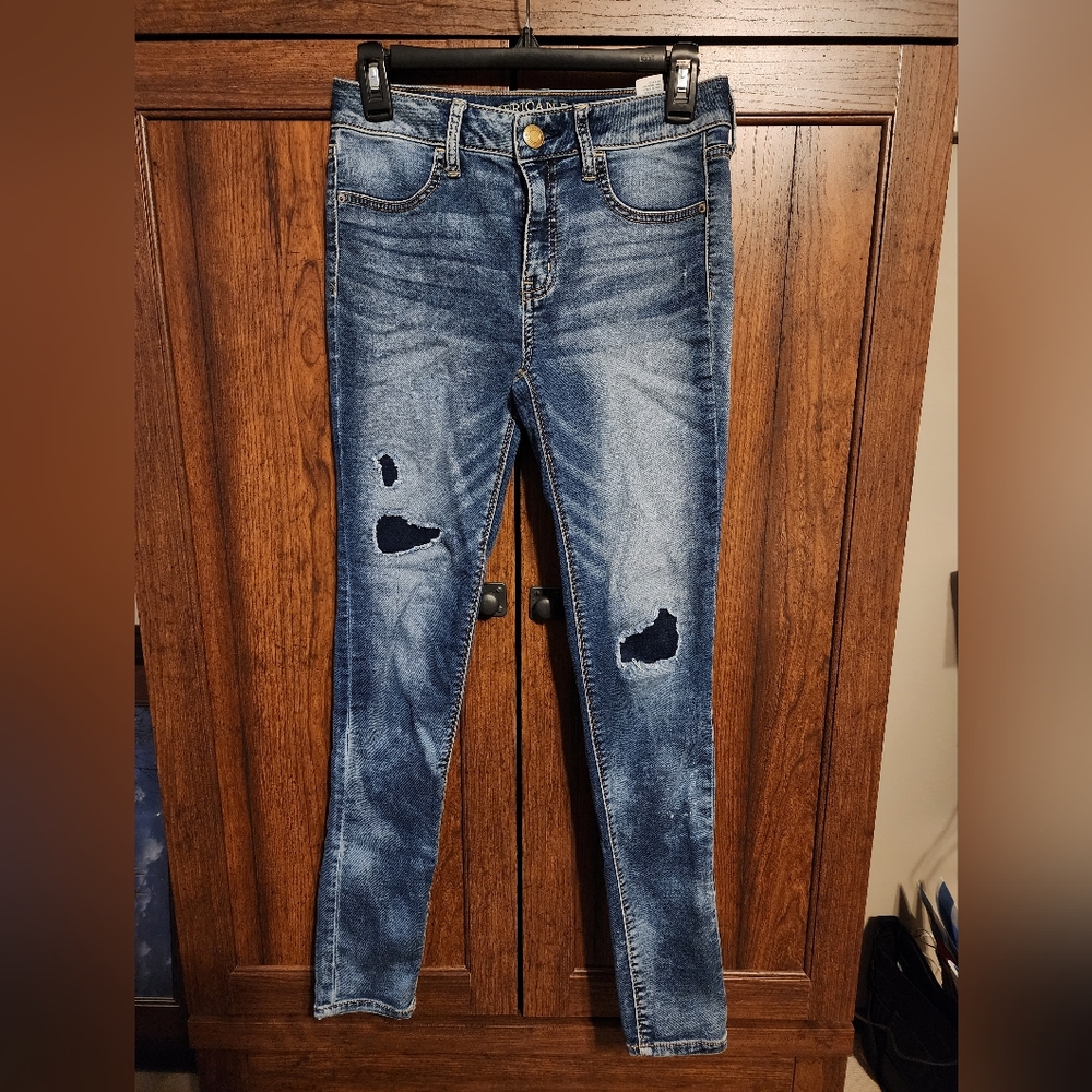 American Eagle distressed high rise jegging